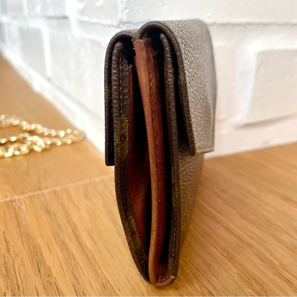 Louis Vuitton Authentic Monogram Elise Wallet on Chain - Picture 3 of 12